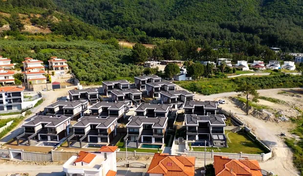 Kuşadası Değirmendere'de Özel Havuzlu ve Geniş Bahçeli Satılık Villa.00_01_16_17.Still056