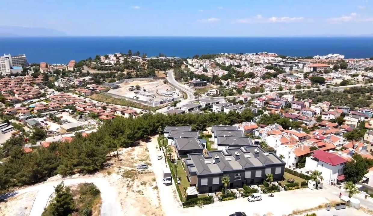 Kuşadası Kadınlar Denizi'nde Deniz Manzaralı Geniş Bahçeli Özel Havuzlu Satılık Müstakil Villa.00_17_35_10.Still029